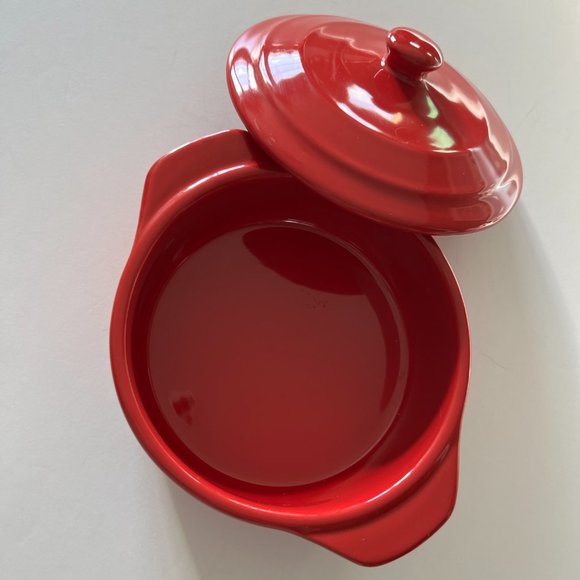 PETITE MAISON Small Covered Red Casserole EUC - Picture 1 of 7